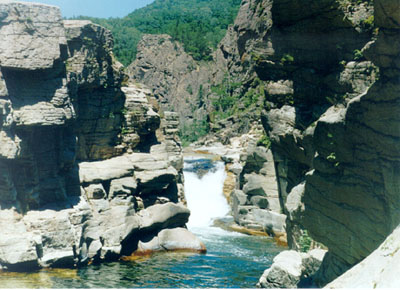 River "Milogradovka", waterfall.; Actual size=400 pixels wide